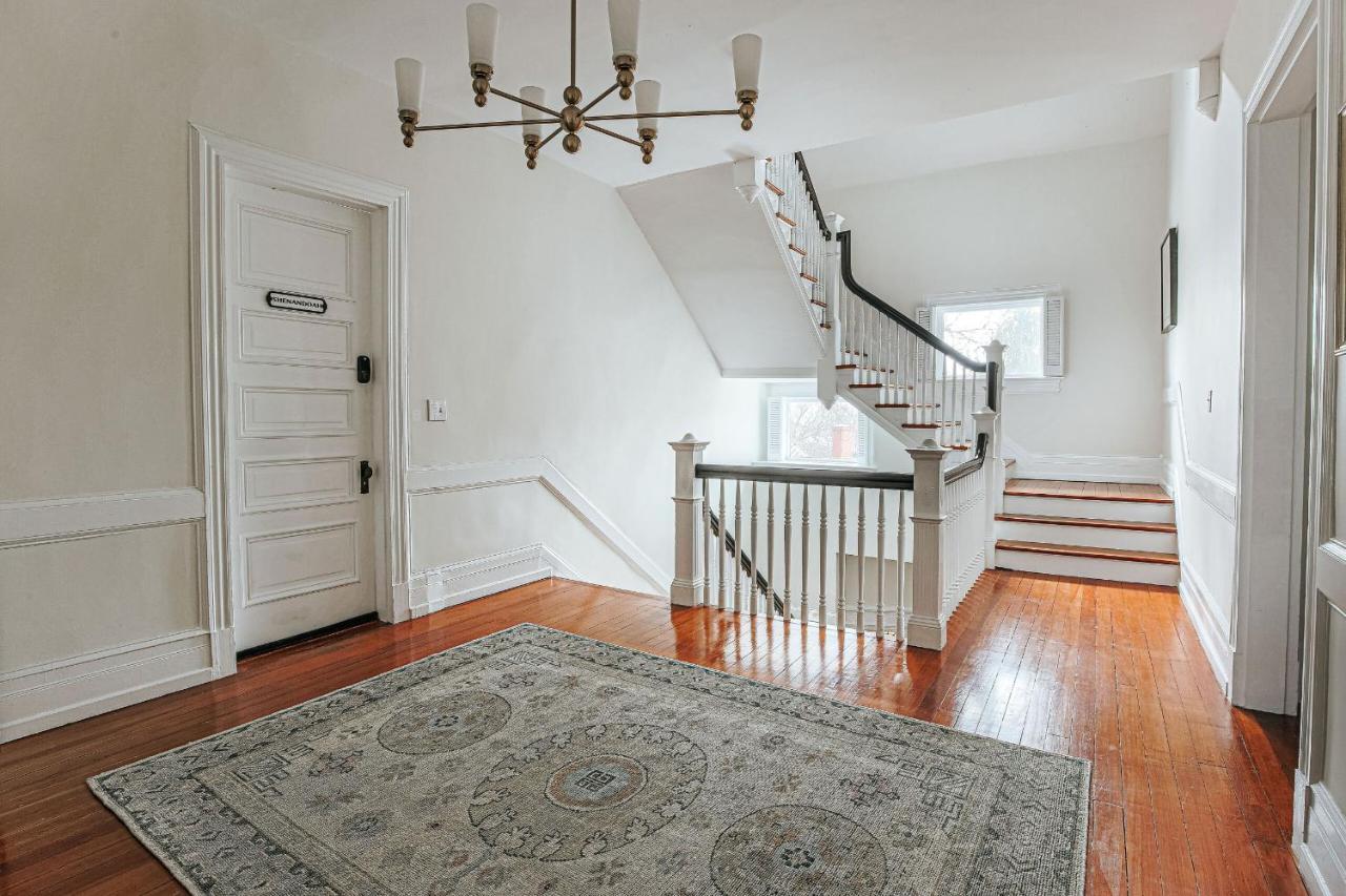 The Historic Berkeley Place Staunton Esterno foto