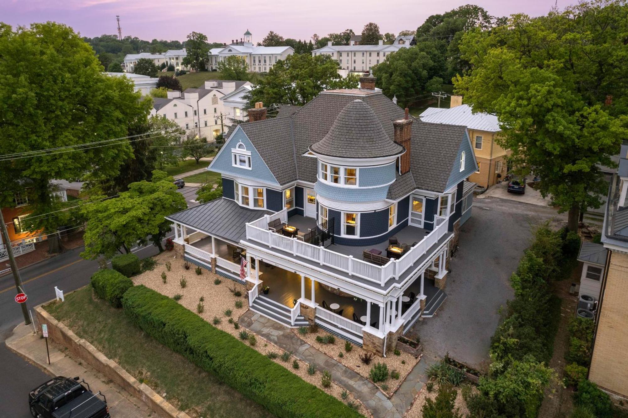 The Historic Berkeley Place Staunton Esterno foto